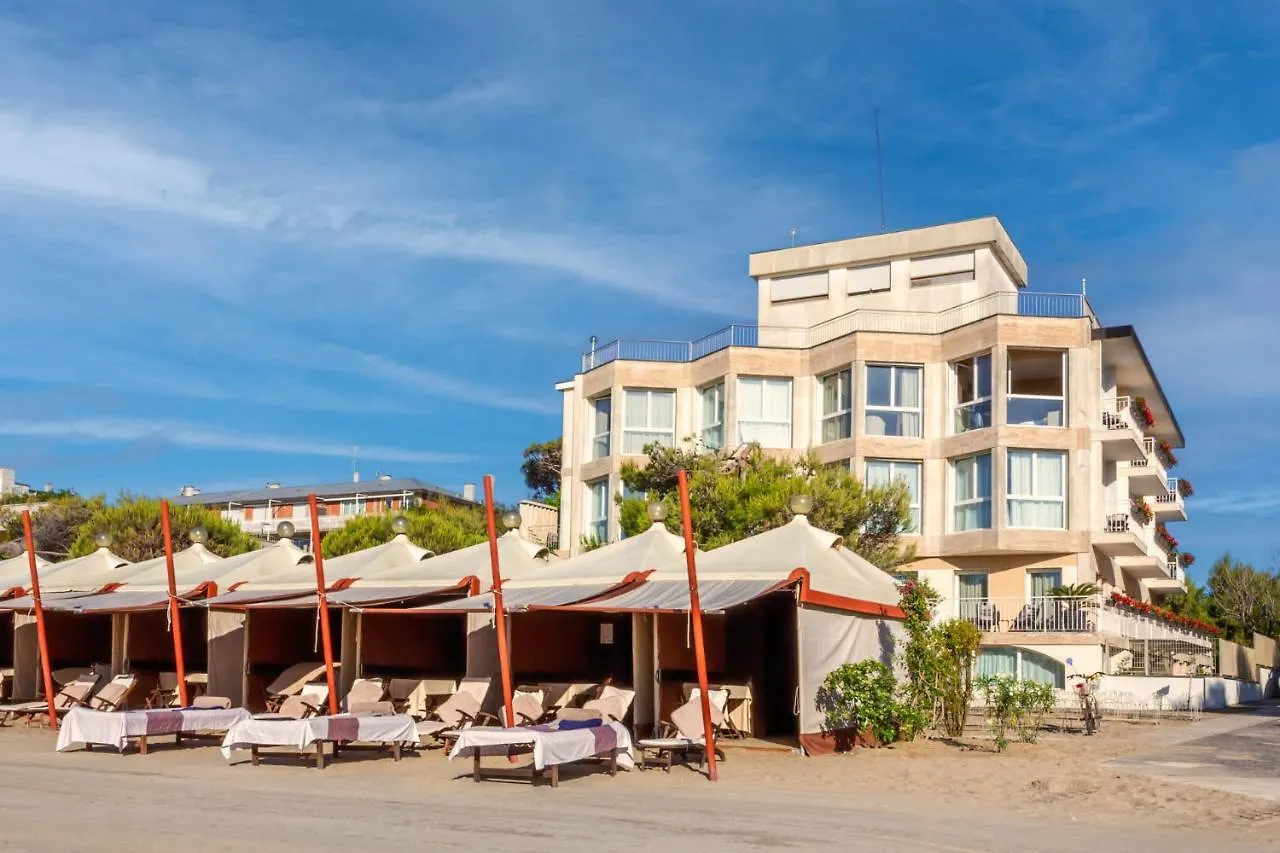 Hotel Petit Palais Λίντο της Βενετίας 4*,